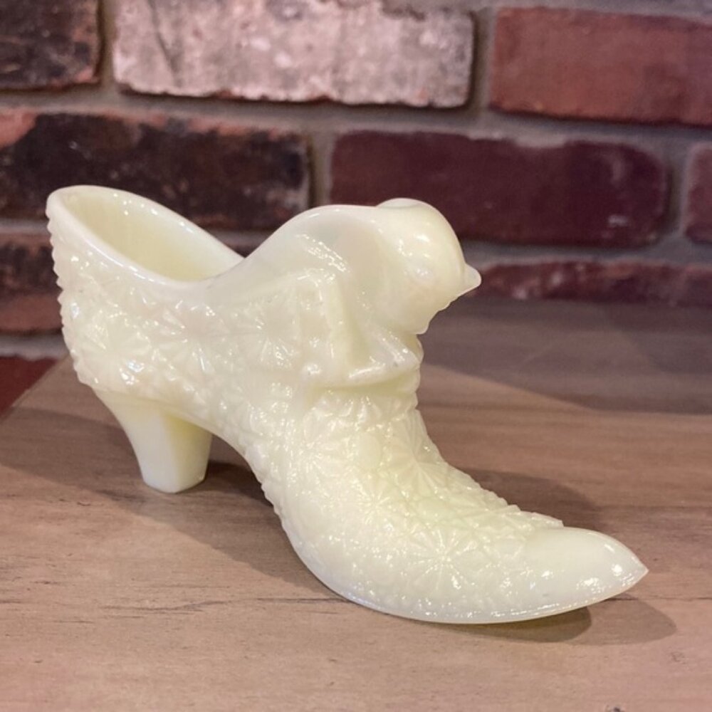 2 for $30 | OVG Daisy & Button Kitten head glass shoe